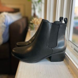 Memory Foam Boots, Brand-A New Day, size-7, color-Black, never been warn